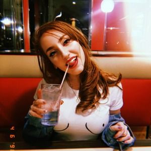 Meet your Posher, Danielle